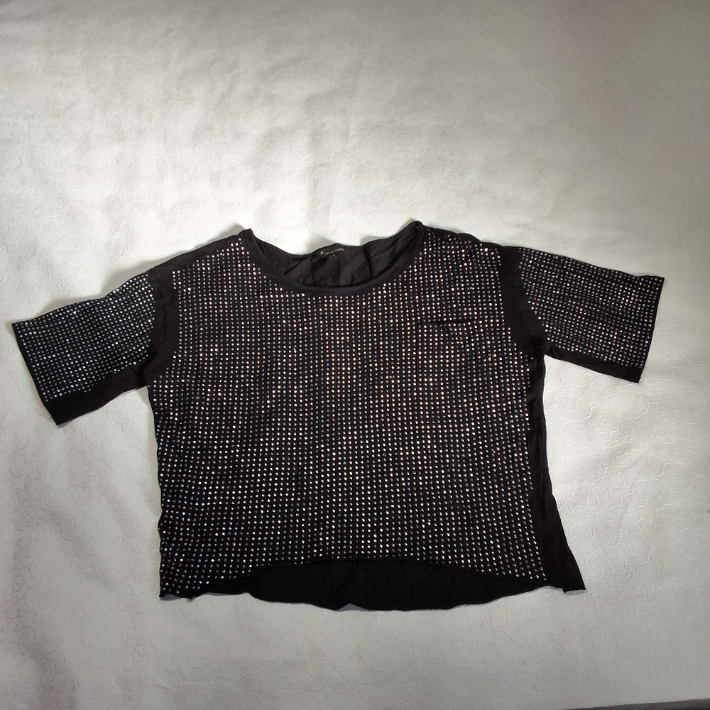Twent one Women's black studs crop Tshirt size M